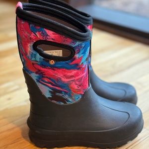Bogs Neo-Classic Insulated Boots Size 2- Kids' Wild Brush